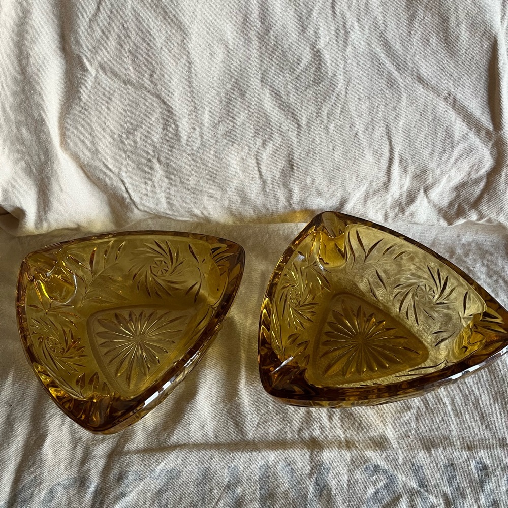 Hazel Atlas Triangle Cigarette Cigar ash tray MCM vintage heavy and classy
